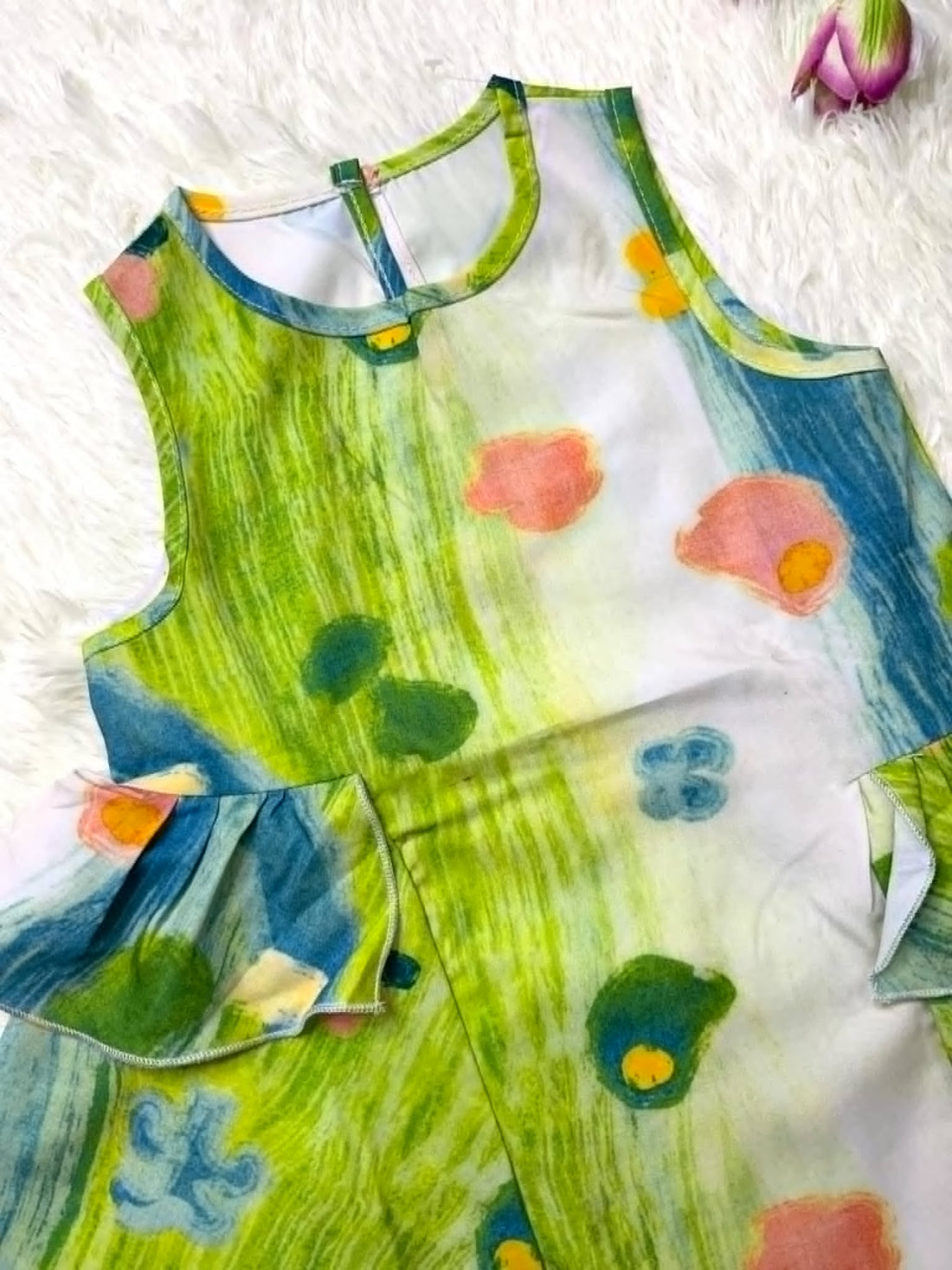 Green Abstract Frock🌿🌸